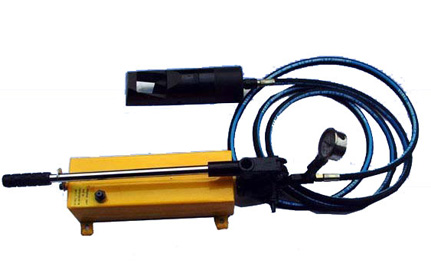 Hydraulic nut breaking machine