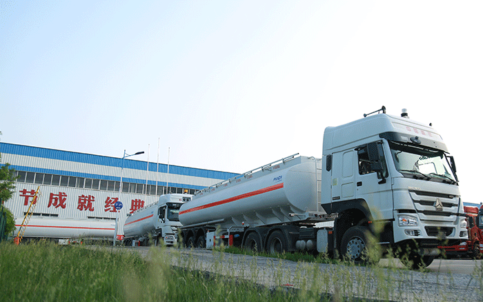 48000 Liters Fuel Tanker